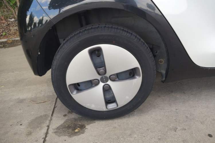Used ORA Black Cat 2021 301 km Basic Version Right Rear Wheel Hub