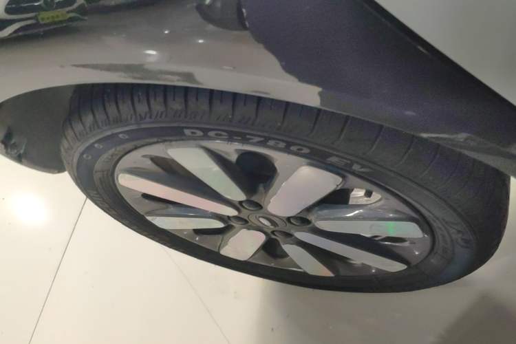 Used ORA Black Cat 2021 351 km Standard Version Right Rear Wheel Hub