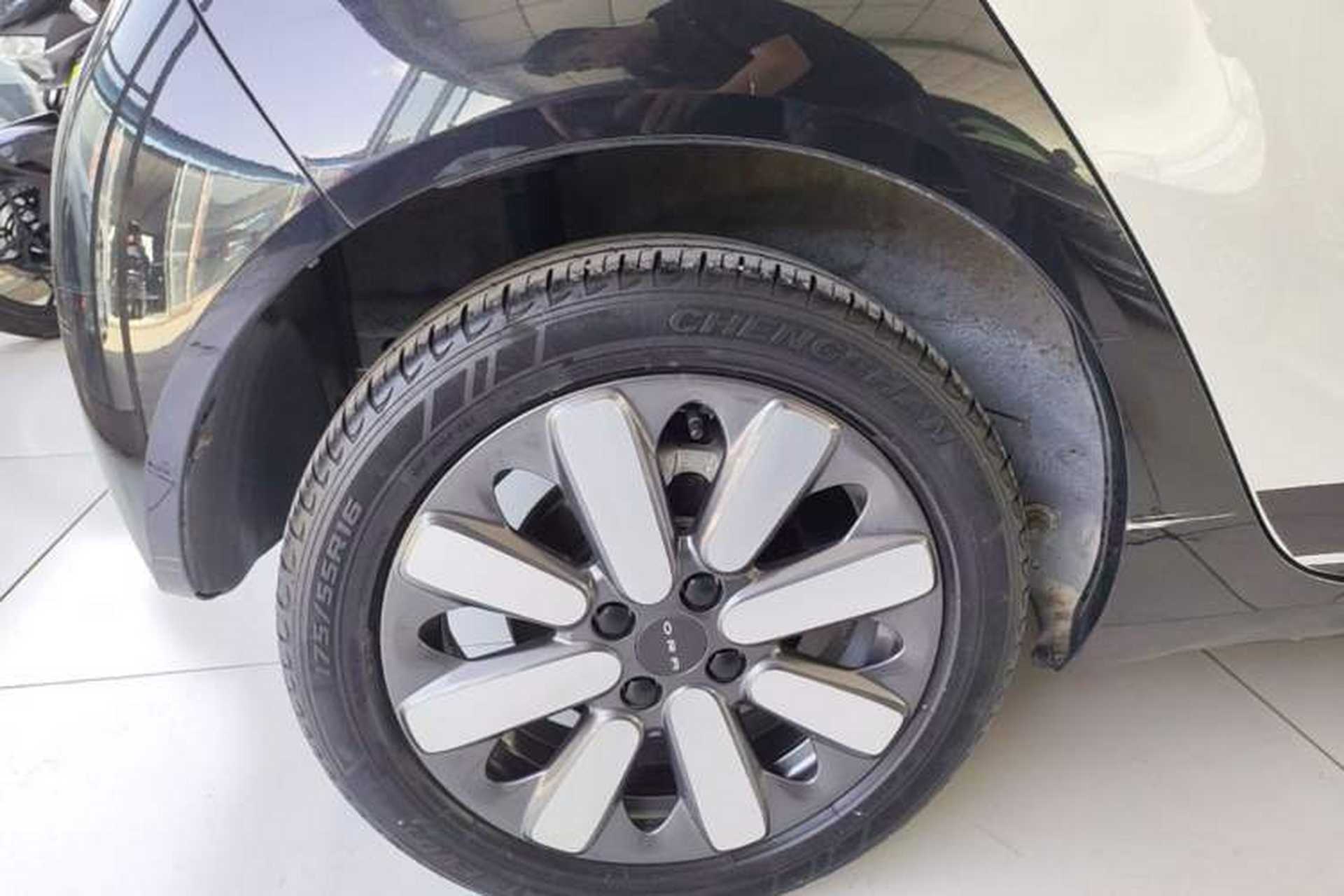Used ORA Black Cat 2021 351 km Luxury Version Right Rear Wheel Hub