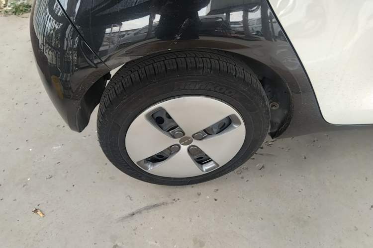 Used ORA Black Cat 2021 301 km Basic Version Right Rear Wheel Hub