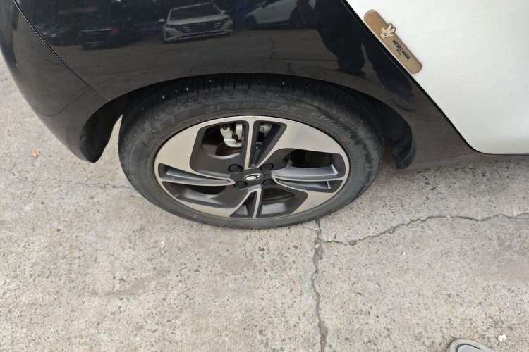 Used ORA Black Cat 2021 351 km Luxury Version Right Rear Wheel Hub
