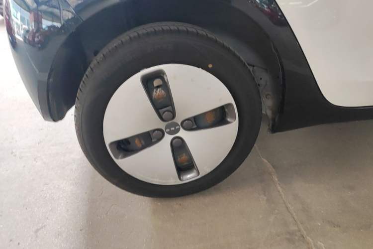 Used ORA Black Cat 2021 301 km Basic Version Right Rear Wheel Hub