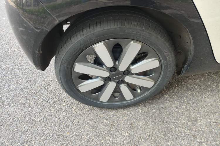 Used ORA Black Cat 2021 351 km Standard Version Right Rear Wheel Hub