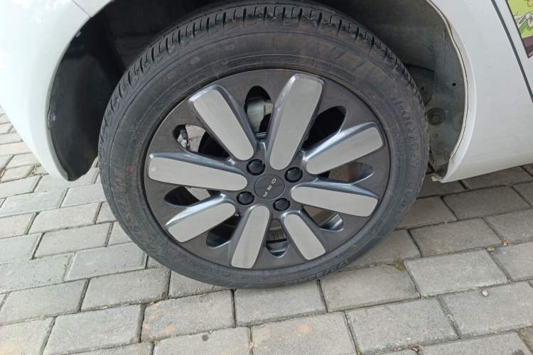 Used ORA Black Cat 2021 405 km Long-Range Version Right Rear Wheel Hub