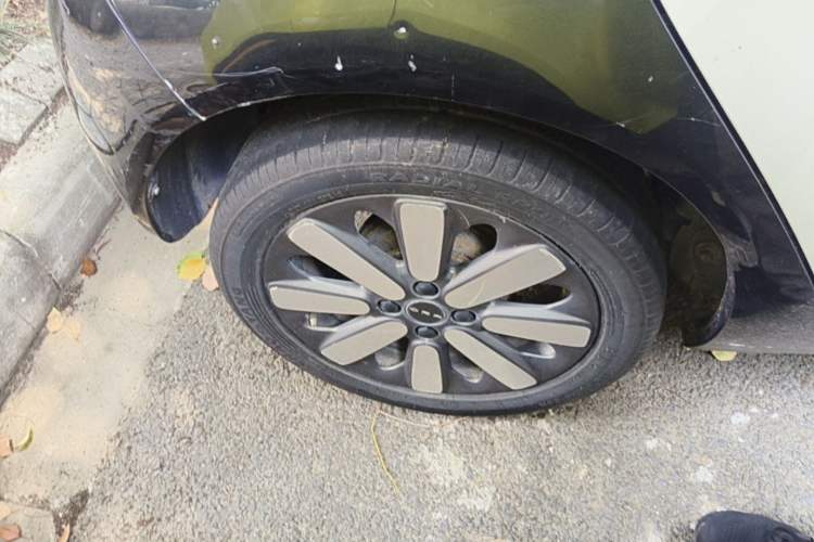 Used ORA Black Cat 2021 351 km Standard Version Right Rear Wheel Hub