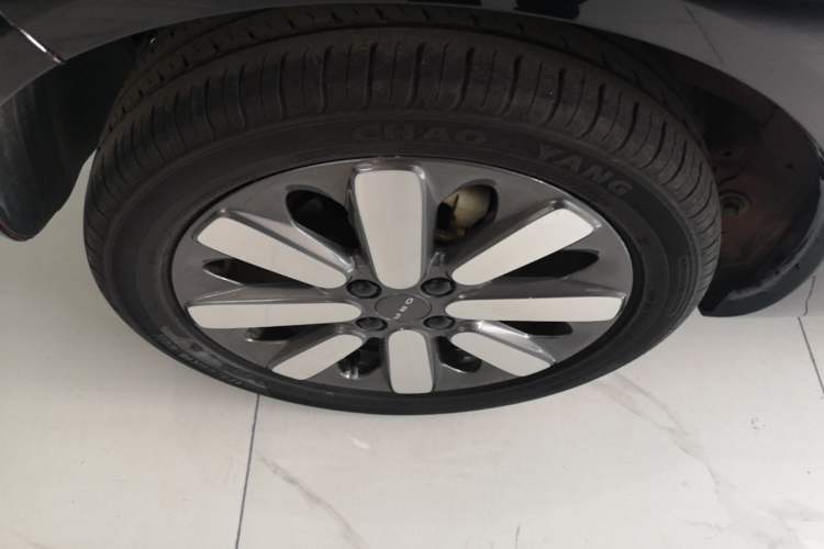 Used ORA Black Cat 2021 351 km Luxury Version Right Rear Wheel Hub
