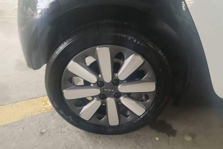 Used ORA Black Cat 2021 351 km Standard Version Right Rear Wheel Hub