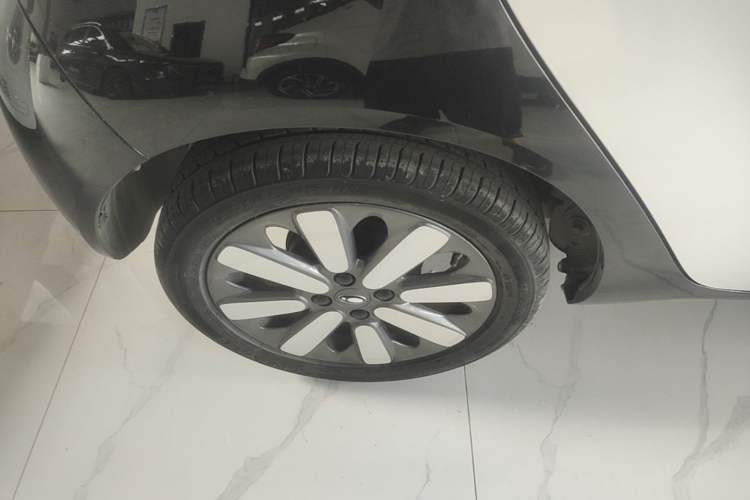 Used ORA Black Cat 2021 351 km Standard Version Right Rear Wheel Hub