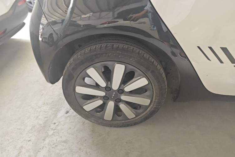 Used ORA Black Cat 2021 351 km Standard Version Right Rear Wheel Hub