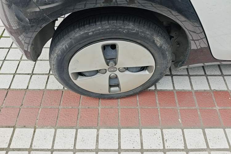 Used ORA Black Cat 2021 301 km Basic Version Right Rear Wheel Hub