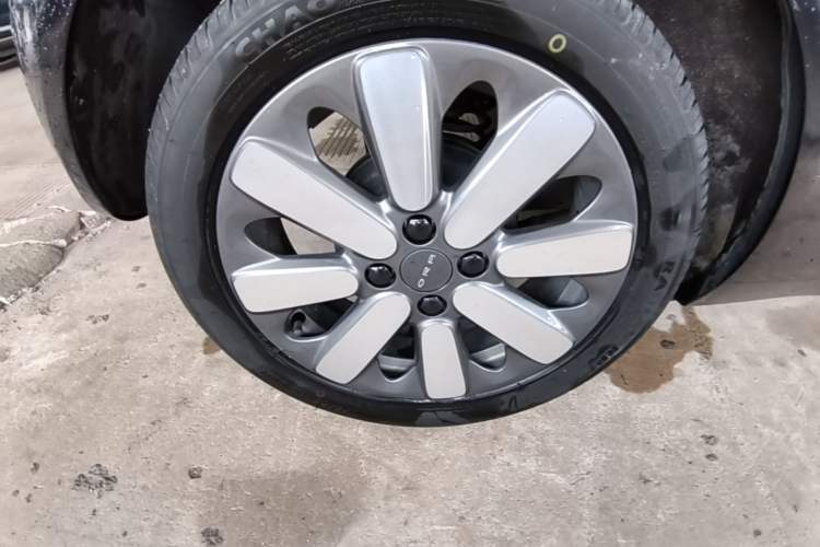 Used ORA Black Cat 2021 351 km Standard Version Right Rear Wheel Hub