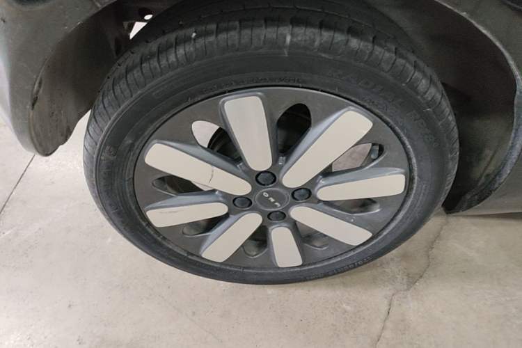 Used ORA Black Cat 2021 351 km Standard Version Right Rear Wheel Hub