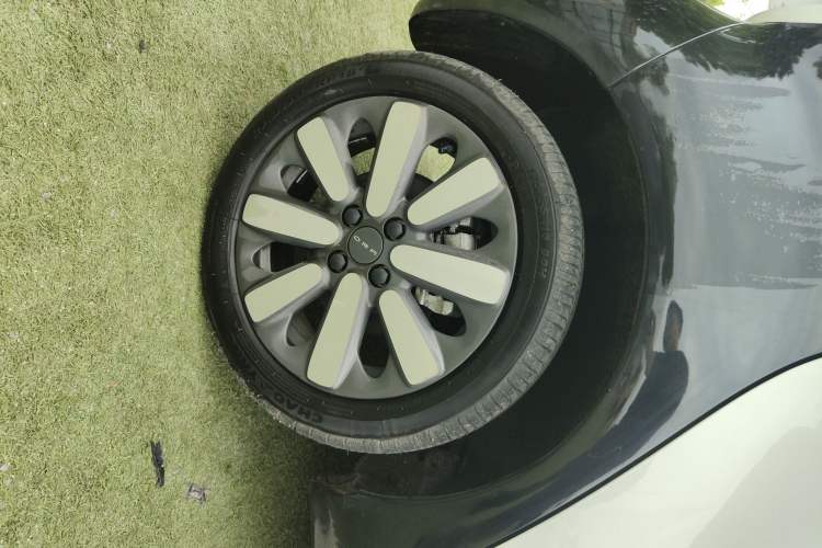 Used ORA Black Cat 2021 405 km Long-Range Version Right Rear Wheel Hub
