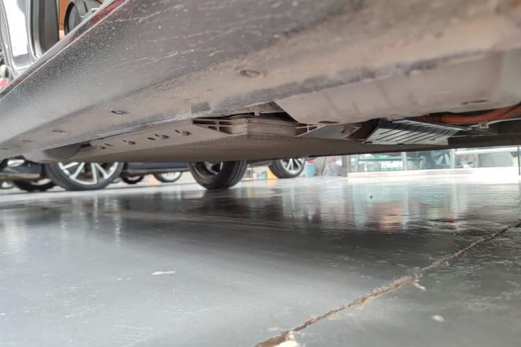 Used ORA Black Cat 2021 351 km Standard Version Right Side Sill