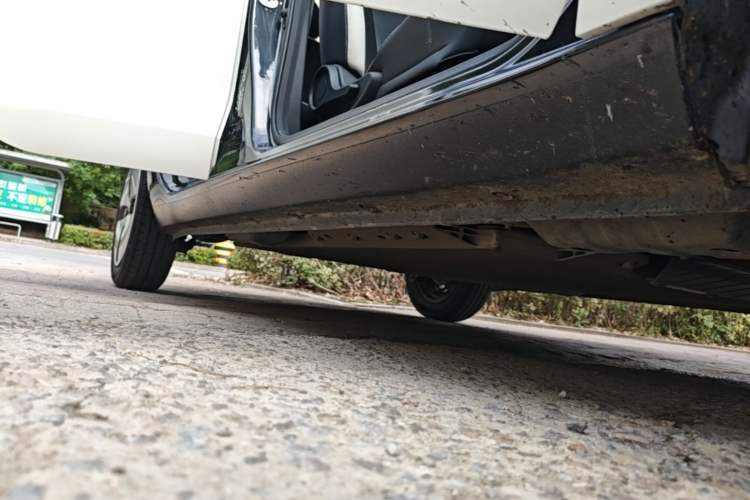 Used ORA Black Cat 2021 301 km Basic Version Right Side Sill