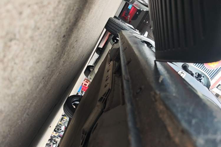 Used ORA Black Cat 2021 301 km Basic Version Right Side Sill