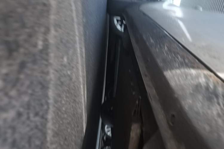 Used ORA Black Cat 2021 405 km Long-Range Version Right Side Sill
