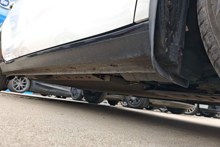 Used ORA Black Cat 2021 301 km Basic Version Right Side Sill