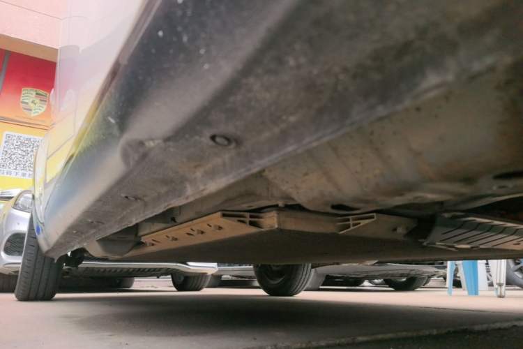 Used ORA Black Cat 2021 301 km Basic Version Right Side Sill