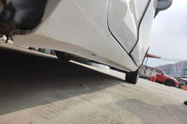 Used ORA Black Cat 2021 351 km Luxury Version Right Side Sill