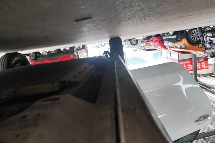 Used ORA Black Cat 2021 301 km Basic Version Right Side Sill