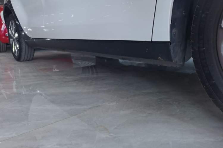 Used ORA Black Cat 2021 351 km Standard Version Right Side Sill