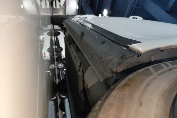 Used ORA Black Cat 2021 301 km Basic Version Right Side Sill
