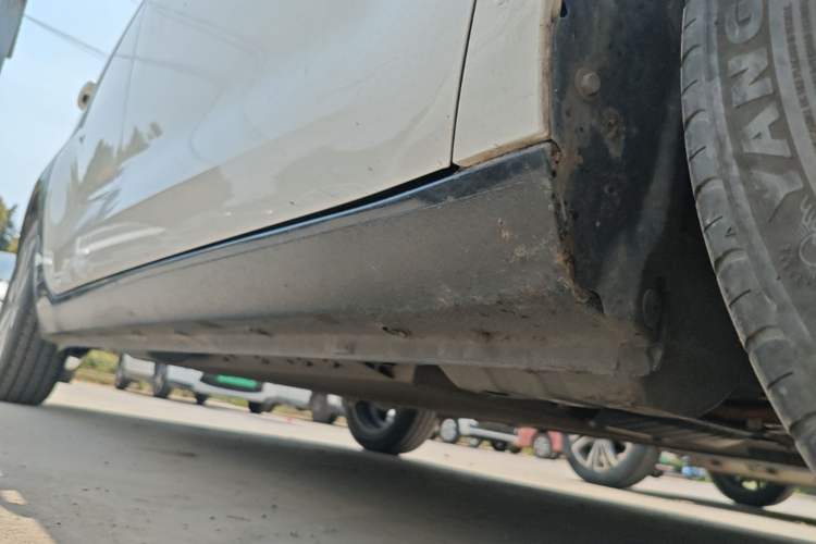 Used ORA Black Cat 2021 351 km Standard Version Right Side Sill