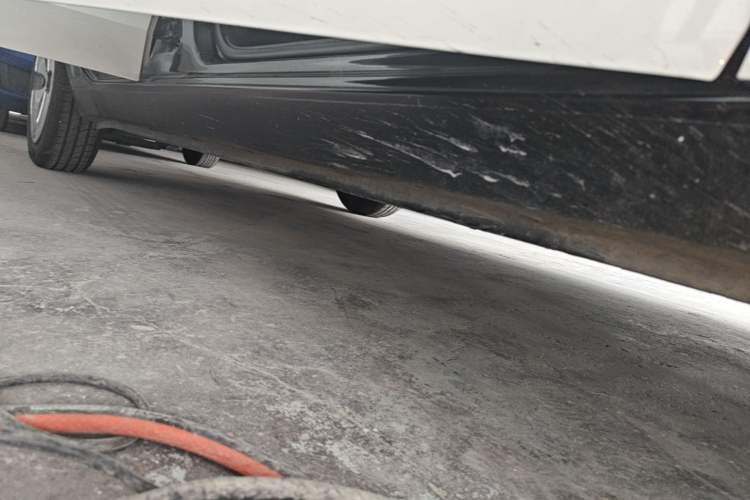 Used ORA Black Cat 2021 301 km Basic Version Right Side Sill