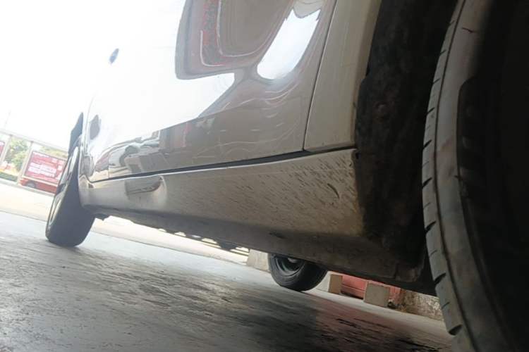 Used ORA Black Cat 2021 301 km Basic Version Right Side Sill