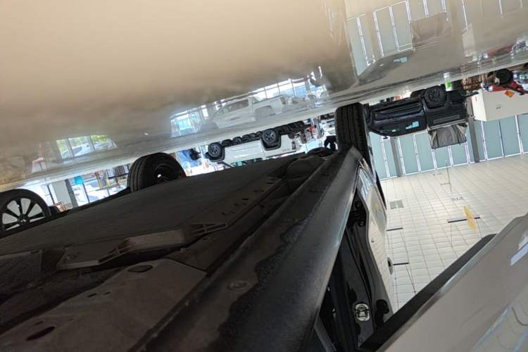 Used ORA Black Cat 2021 301 km Basic Version Right Side Sill