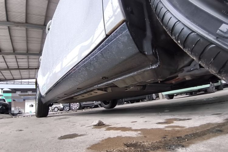 Used ORA Black Cat 2021 351 km Standard Version Right Side Sill
