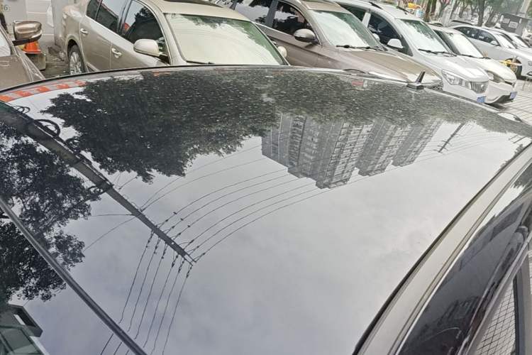 Used ORA Black Cat 2021 301 km Basic Version Roof