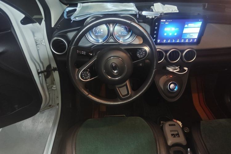 Used ORA Black Cat 2021 301 km Basic Version Steering Wheel
