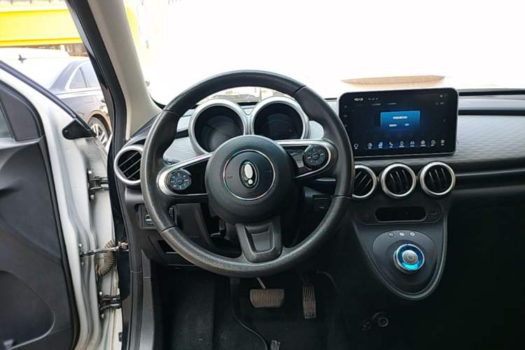 Used ORA Black Cat 2021 351 km Standard Version Steering Wheel
