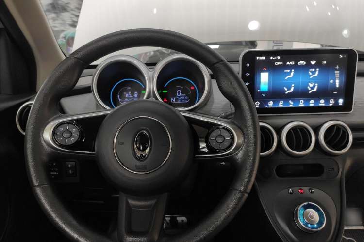 Used ORA Black Cat 2021 301 km Basic Version Steering Wheel