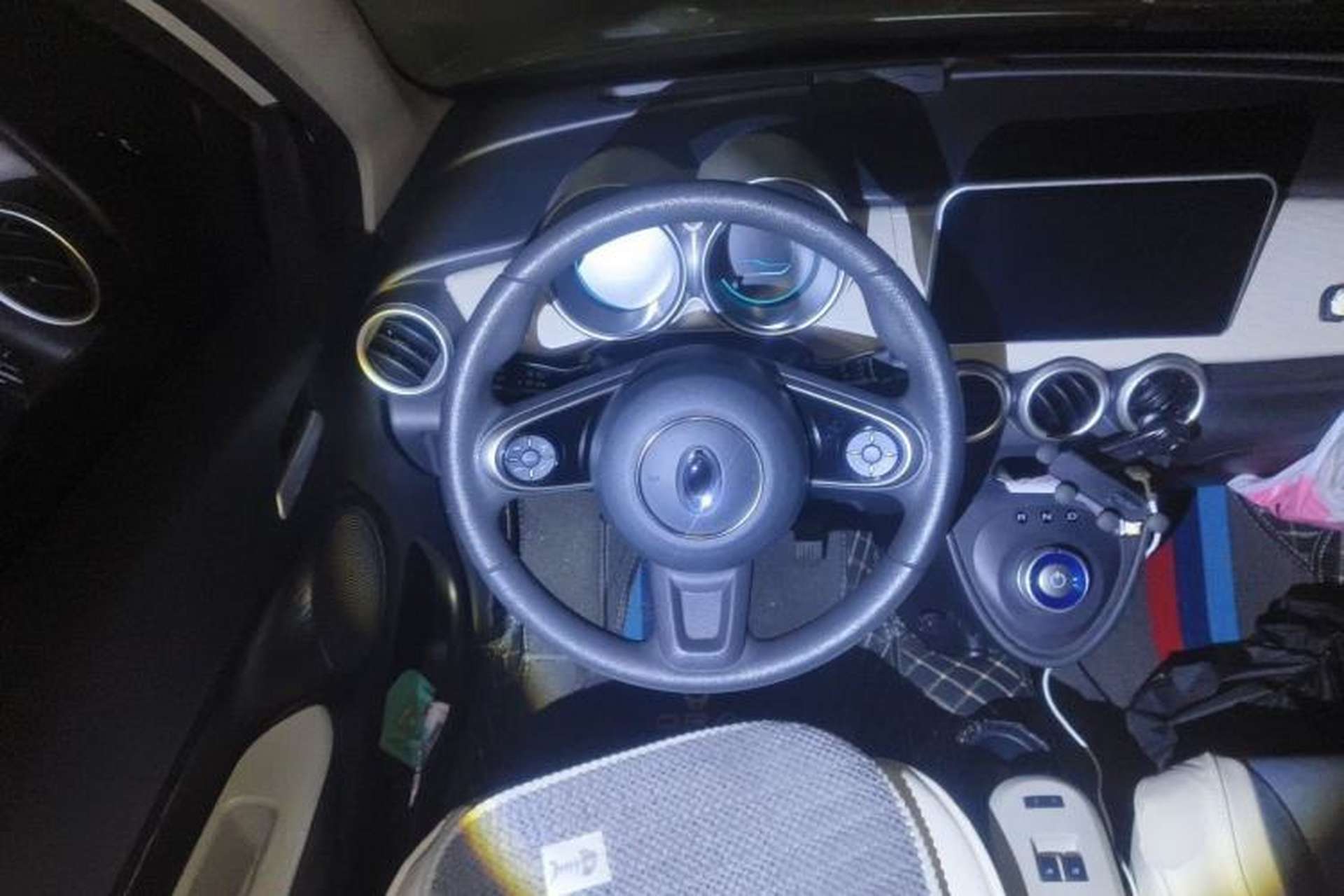 Used ORA Black Cat 2021 301 km Basic Version Steering Wheel
