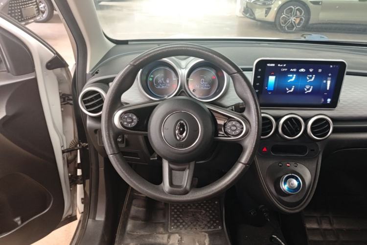 Used ORA Black Cat 2021 301 km Basic Version Steering Wheel