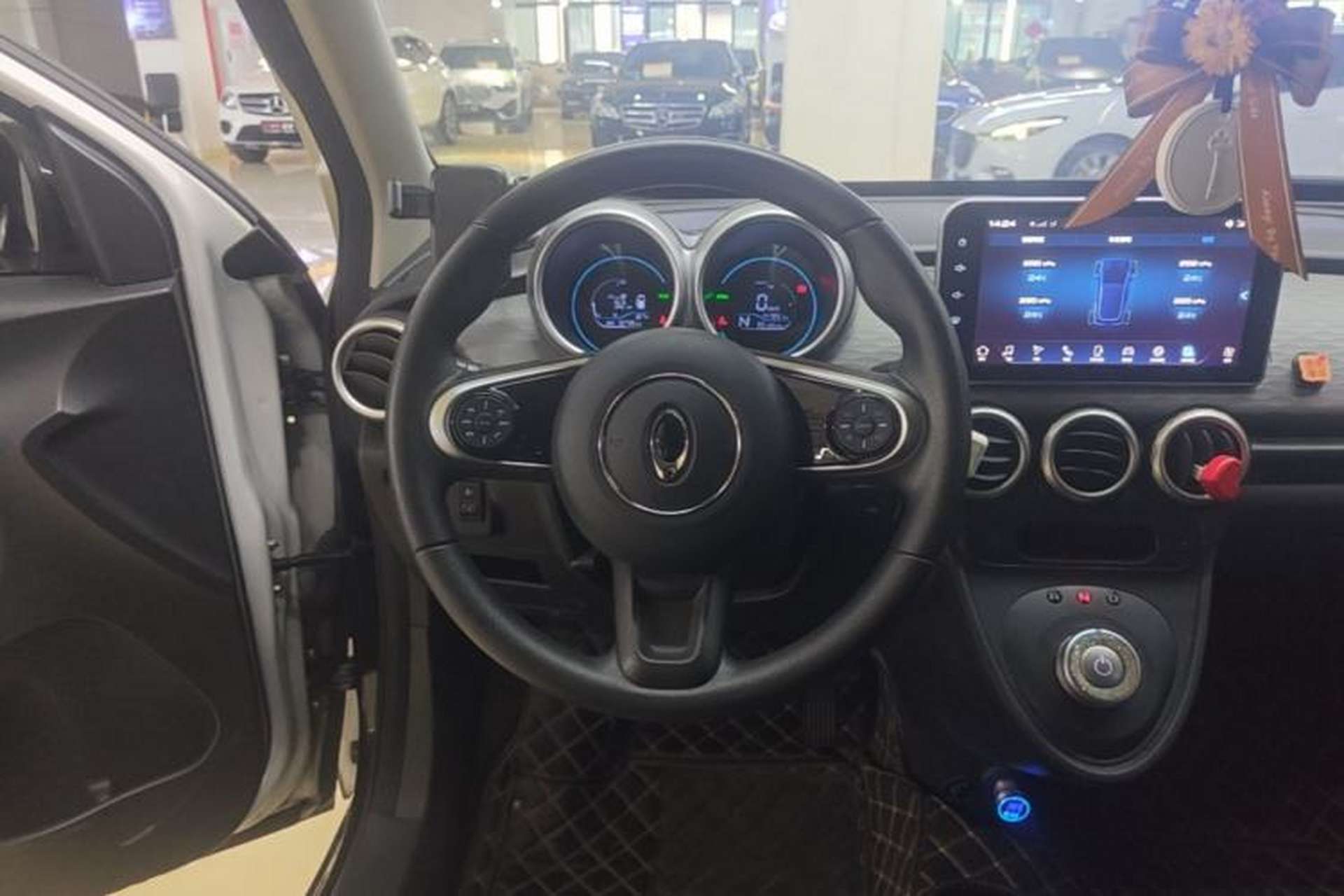 Used ORA Black Cat 2021 351 km Luxury Version Steering Wheel