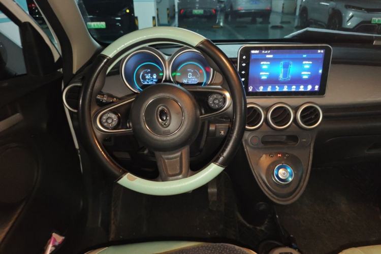 Used ORA Black Cat 2021 301 km Basic Version Steering Wheel