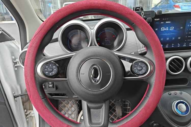 Used ORA Black Cat 2021 351 km Luxury Version Steering Wheel