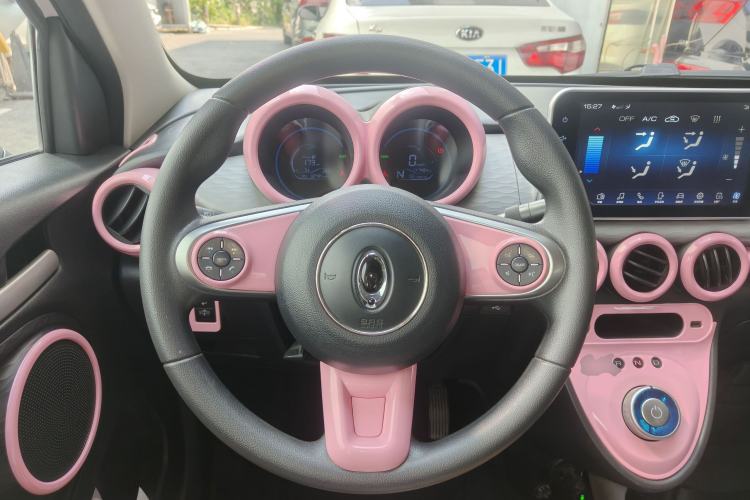 Used ORA Black Cat 2021 301 km Basic Version Steering Wheel