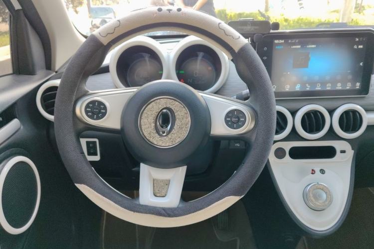Used ORA Black Cat 2021 301 km Basic Version Steering Wheel