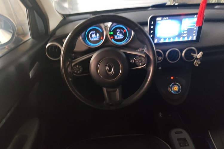 Used ORA Black Cat 2021 301 km Basic Version Steering Wheel