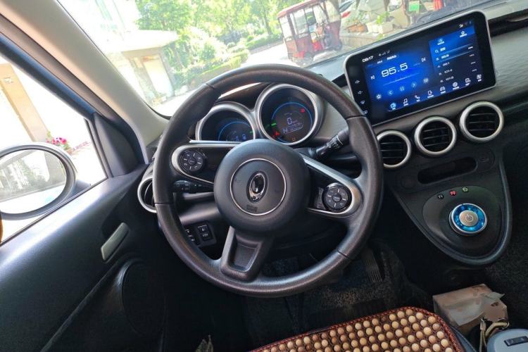 Used ORA Black Cat 2021 351 km Standard Version Steering Wheel