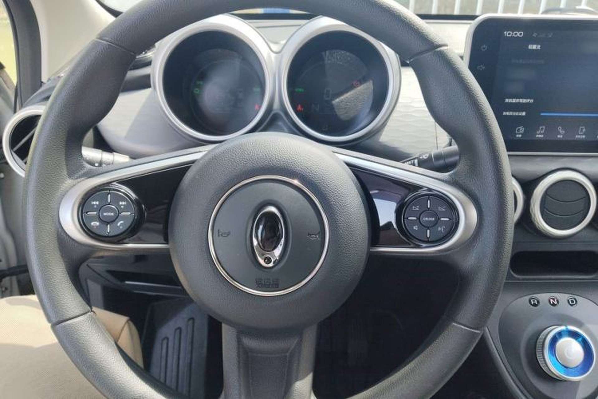 Used ORA Black Cat 2021 301 km Basic Version Steering Wheel
