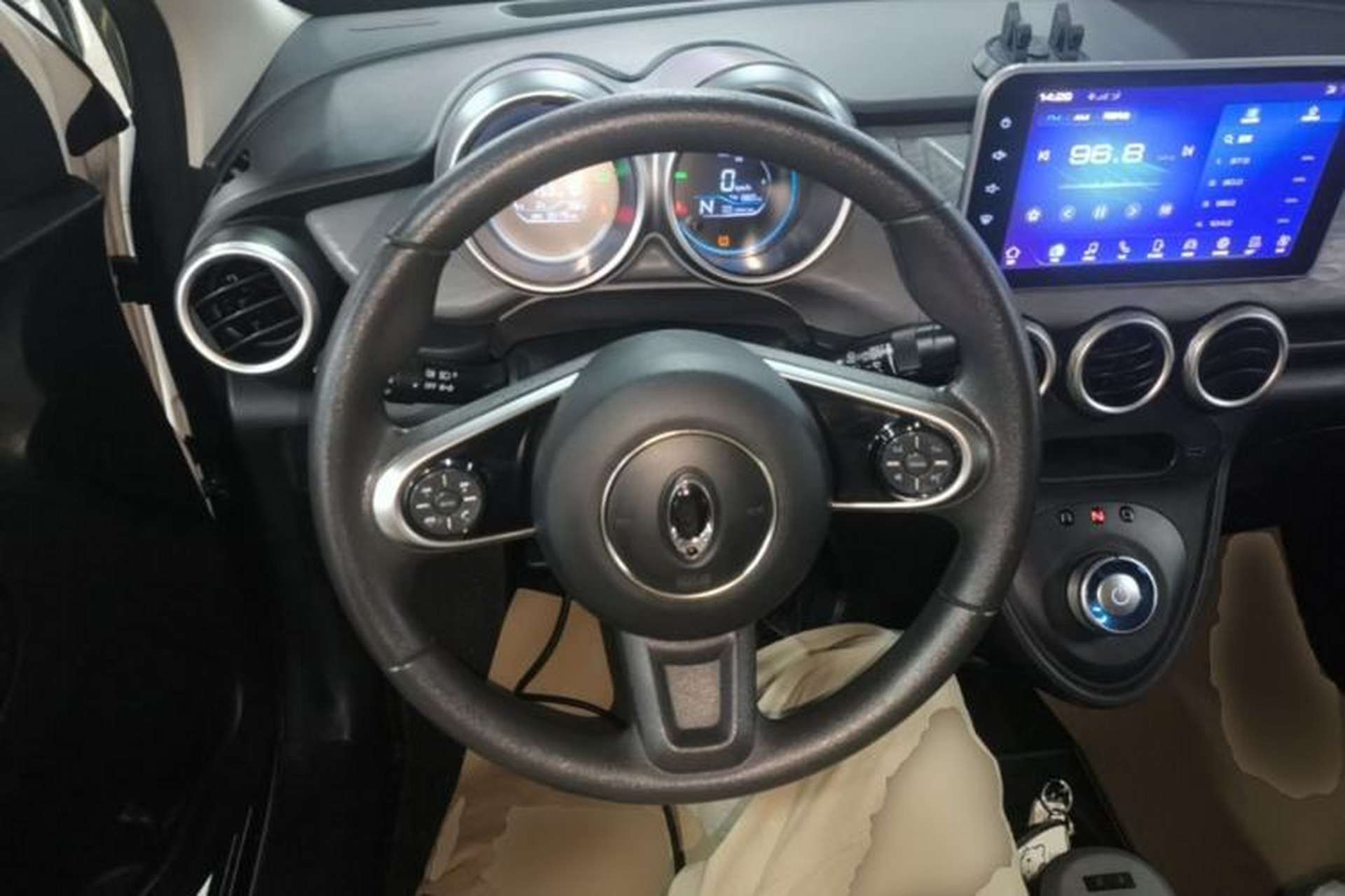 Used ORA Black Cat 2021 301 km Basic Version Steering Wheel