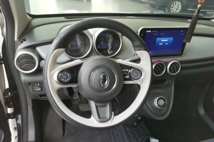 Used ORA Black Cat 2021 301 km Basic Version Steering Wheel