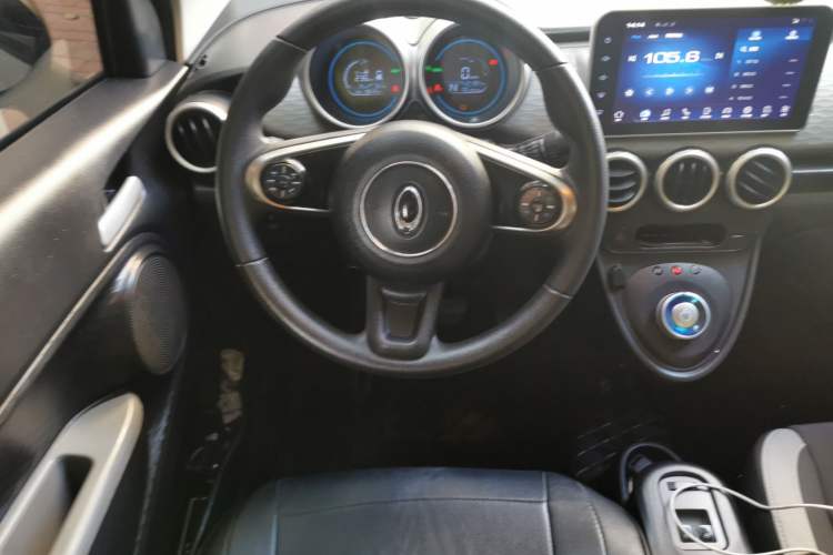 Used ORA Black Cat 2021 301 km Basic Version Steering Wheel