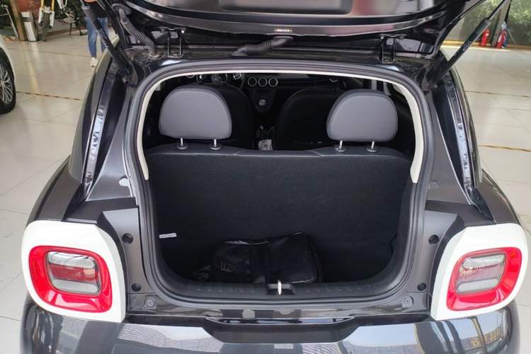 Used ORA Black Cat 2021 351 km Standard Version Trunk